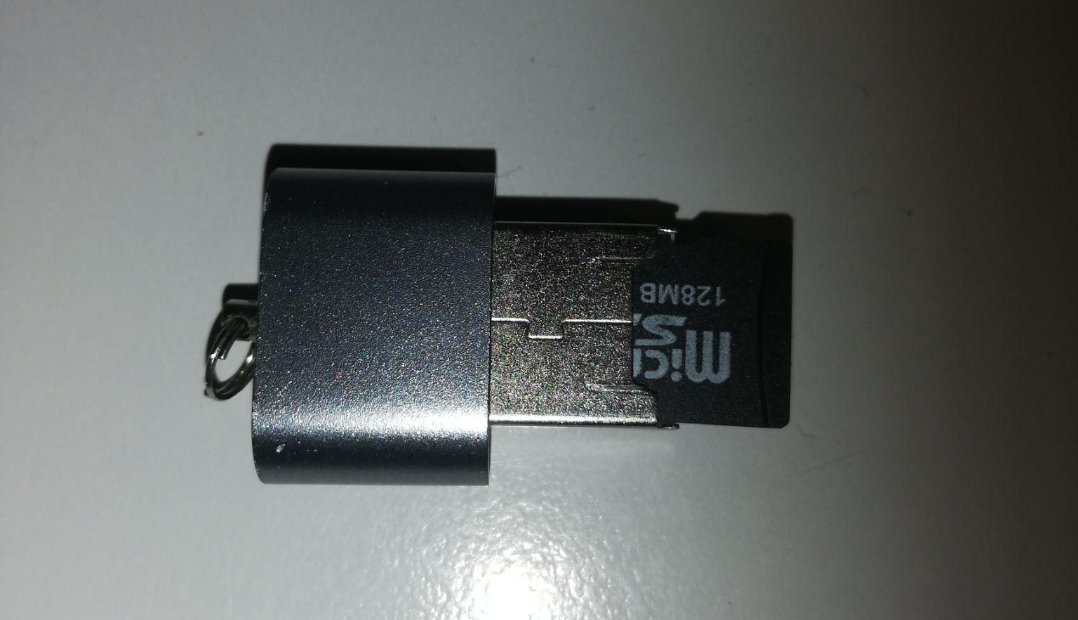 Carte SD dans son adaptateur